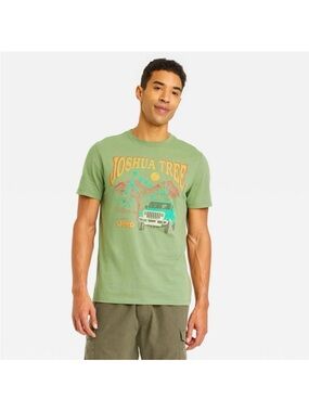 Medium NWT Jeep Joshua Tree Graphic Tee - Green